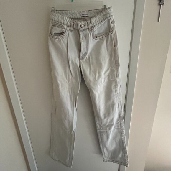 Zara - High Waisted (Off-)White Jeans - Picture 1 of 2